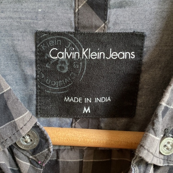 Calvin Klein Button Down Plaid - Picture 2 of 7